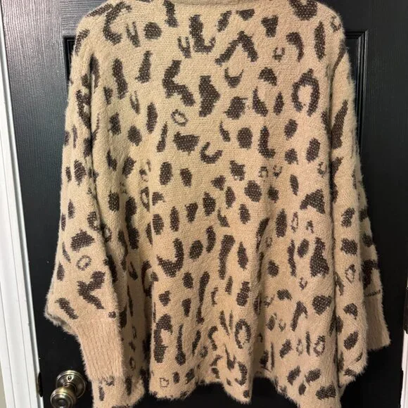 Womens Leopard Print Oversized Cape Cardigan Sweater Small Medium - Picture 4 of 4